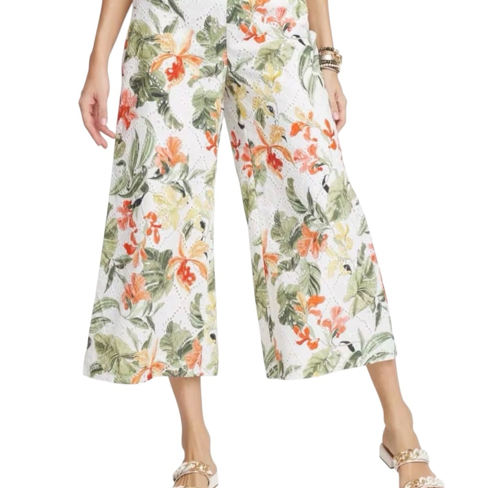 Chico’s Floral Eyelet Culotte Pants White Tropical Size 0 (US 4)